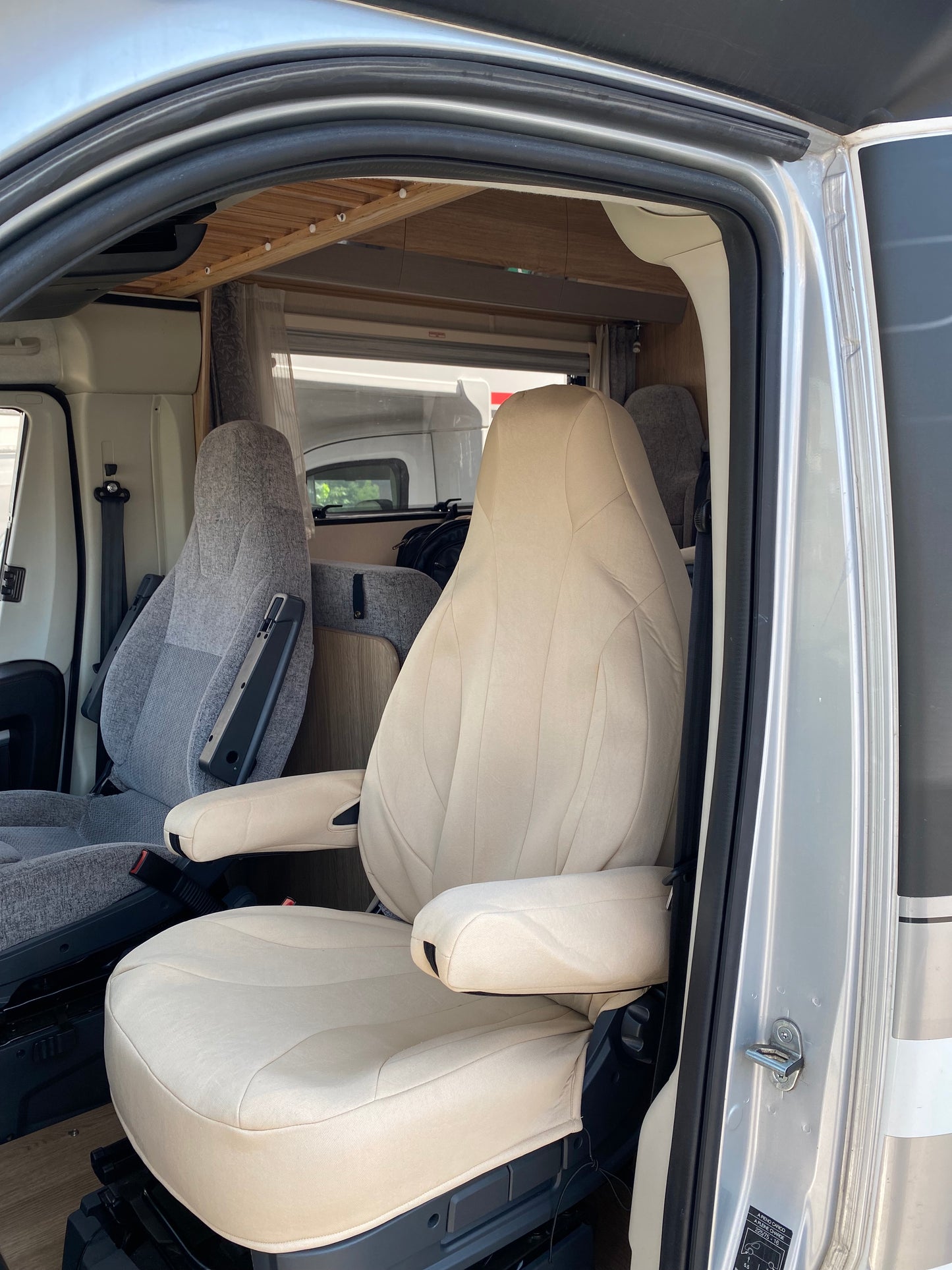 Peugeot Boxer motorhome seat covers - Sunlight Scales